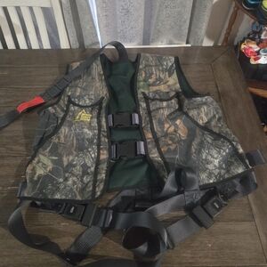 Hunter Safety System Vest Belts Camo Mussy Oak Breakup Hunting Outdoor